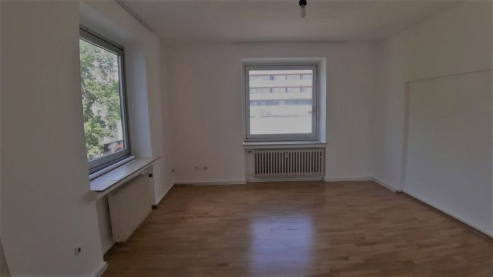  Schöne große Wohnung in der City von MG-Rheydt