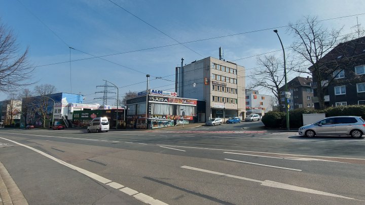 Voll vermietete Gewerbeimmobilie mit Entwicklungspotenzial für Appartments und Hotels